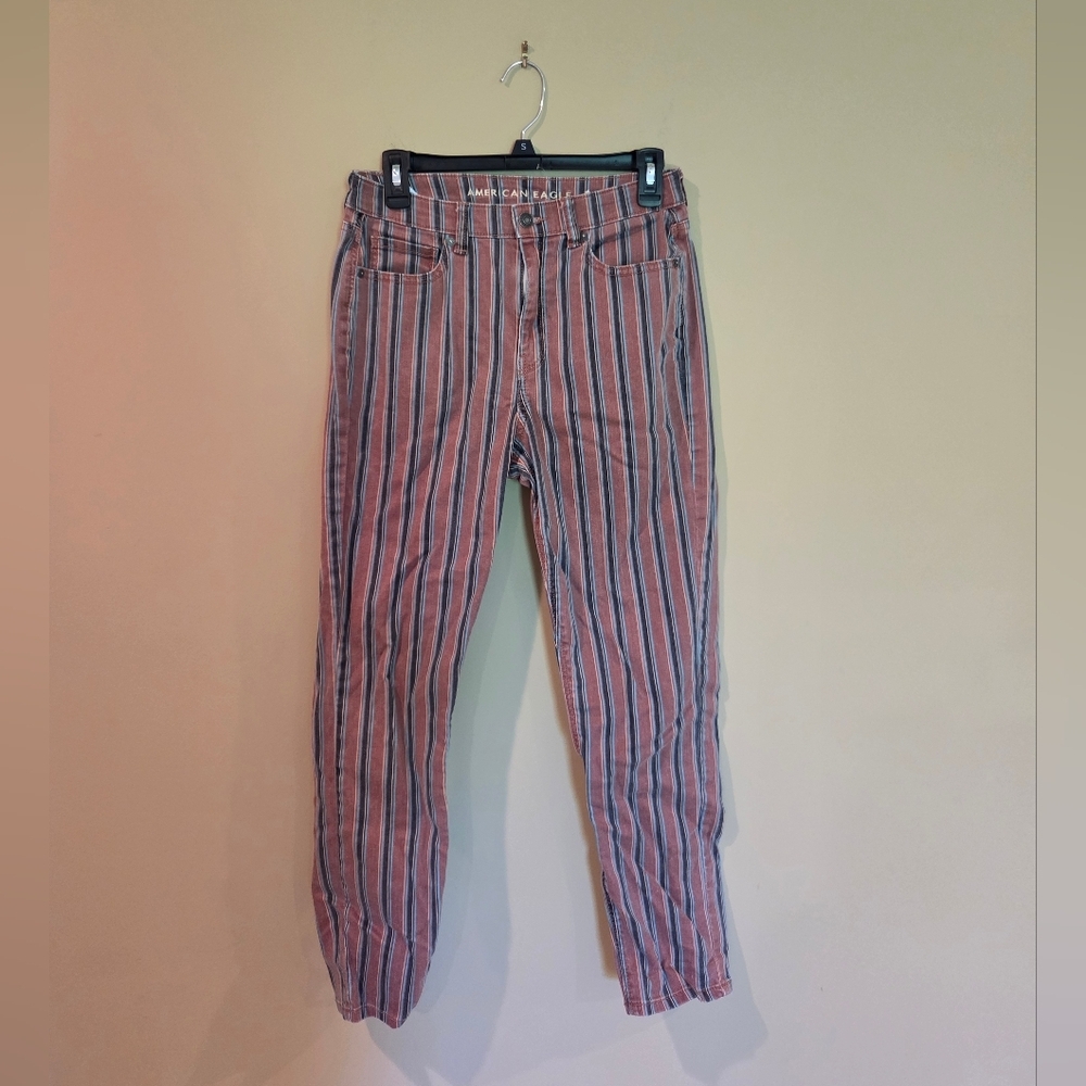 3/16 American Eagle Mom Jeans